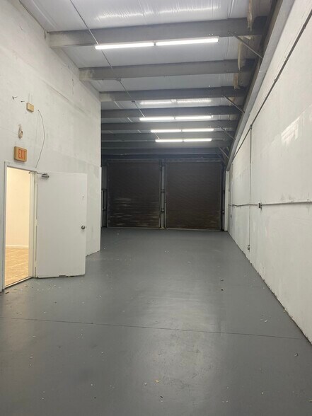 More Photos Of 163-175 Cleary Rd, West Palm Beach Warehouse For Lease