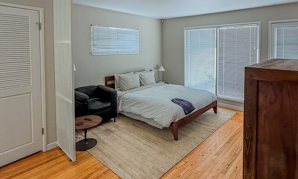 More Photos Of 2735 Byron St, Palo Alto Multifamily For Sale