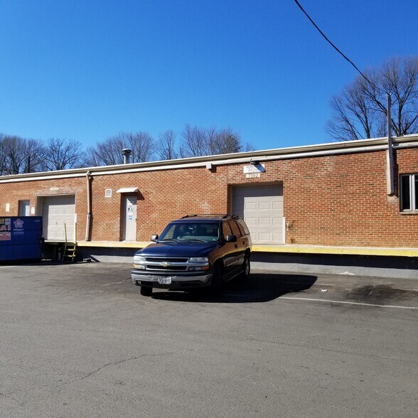 More Photos Of 7311 Highland St, Springfield Warehouse For Lease