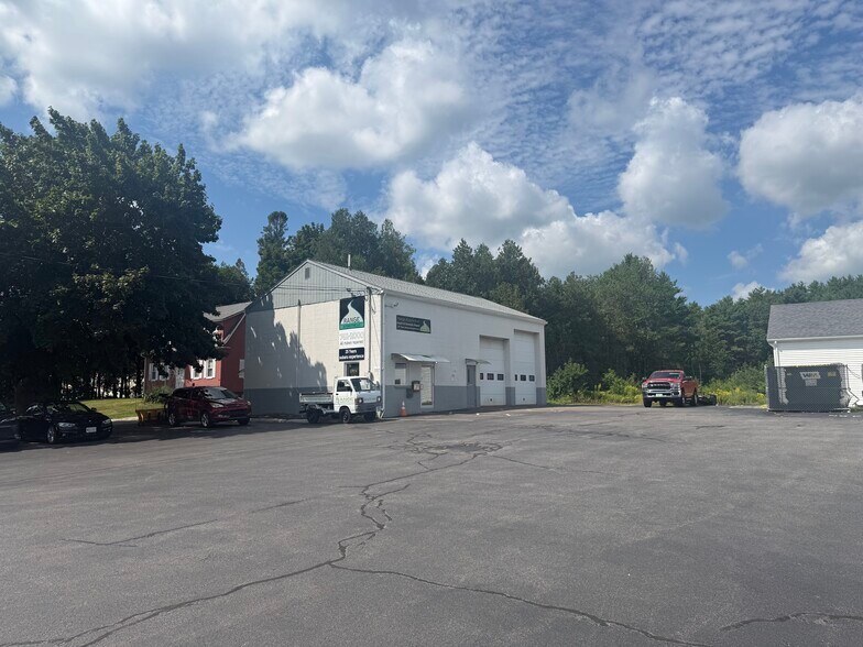 More Photos Of 445 High St, Somersworth Freestanding For Sale