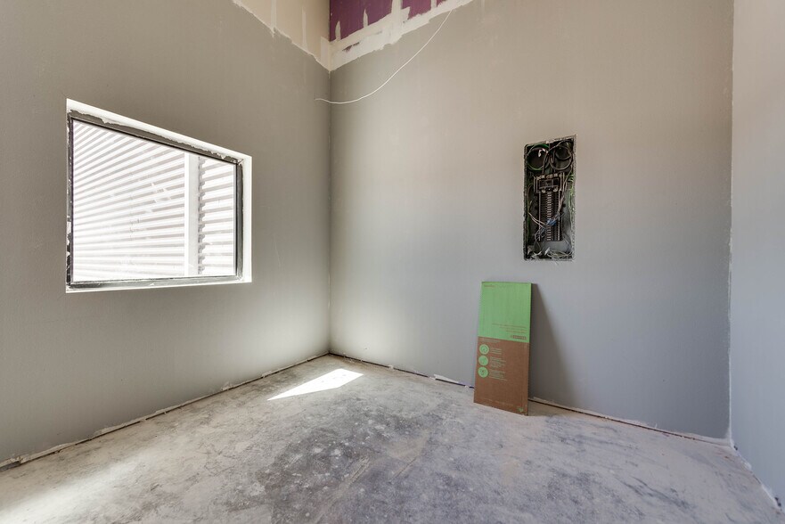 More Photos Of 2400 Steven Rd, Odessa Warehouse For Sale