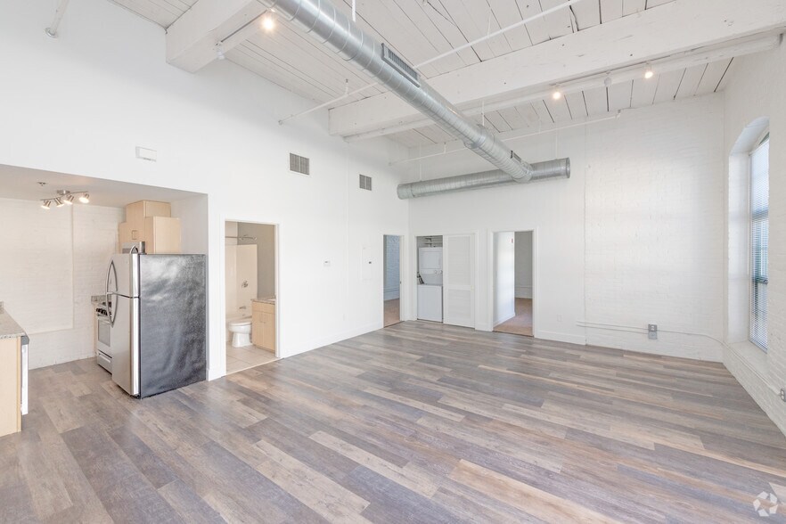 More Photos Of 166 Valley St, Providence Apartments For Sale