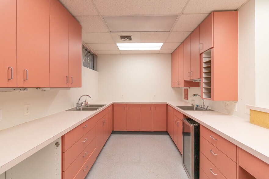 More Photos Of 6610 NE 181st St, Kenmore Medical For Lease