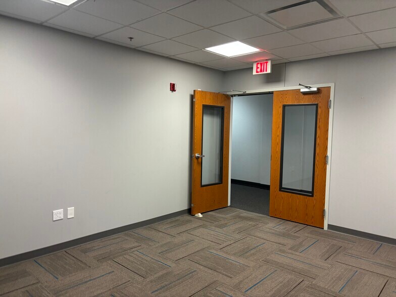 More Photos Of 2601 Blairstone Rd, Tallahassee Office For Lease