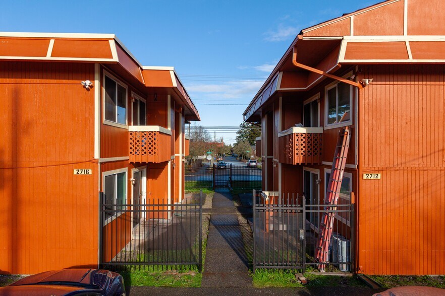 More Photos Of 2712-2716 South 12th Street, Tacoma Apartments For Sale