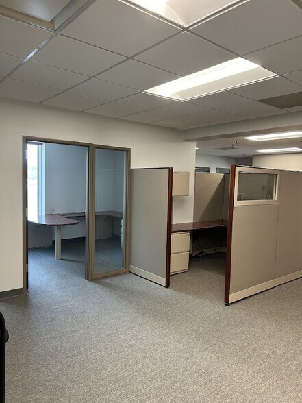 More Photos Of 103 Bradford Rd, Wexford Medical For Lease