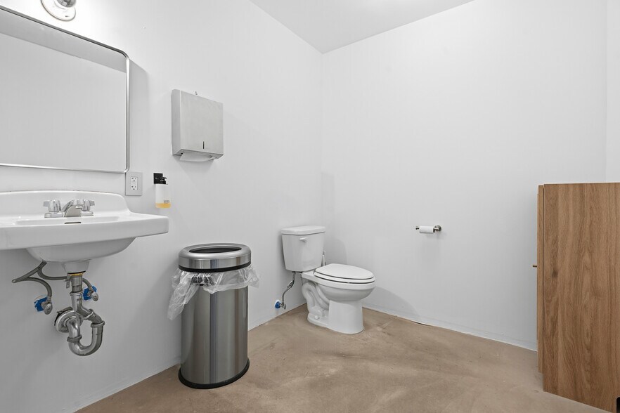 More Photos Of 260 Bowery, New York Apartments For Lease