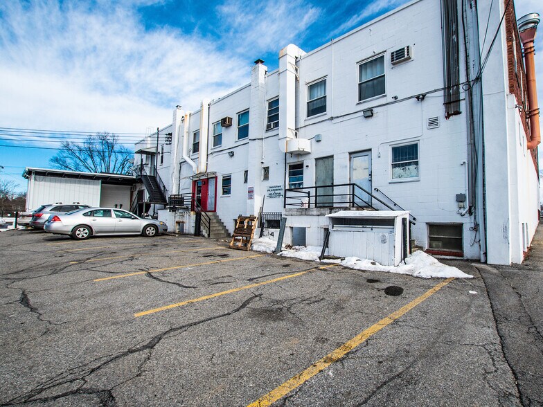 More Photos Of 1921-1931 Commerce St, Yorktown Heights Freestanding For Lease