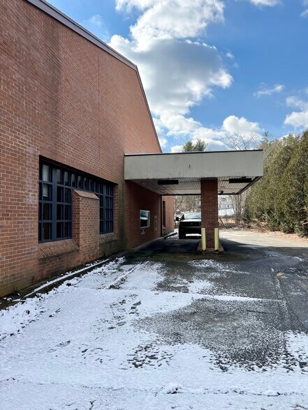 More Photos Of 8 S Main St, Terryville Unknown For Lease