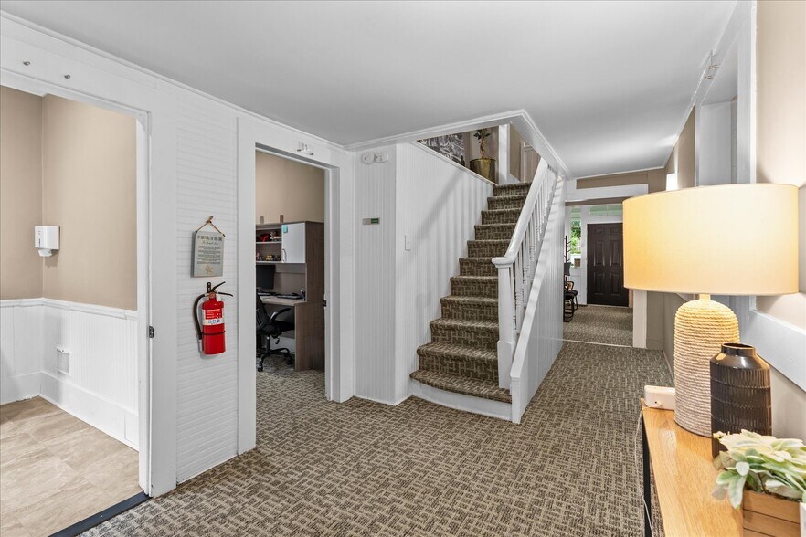 More Photos Of 306 N Thornton Ave, Dalton Office For Sale