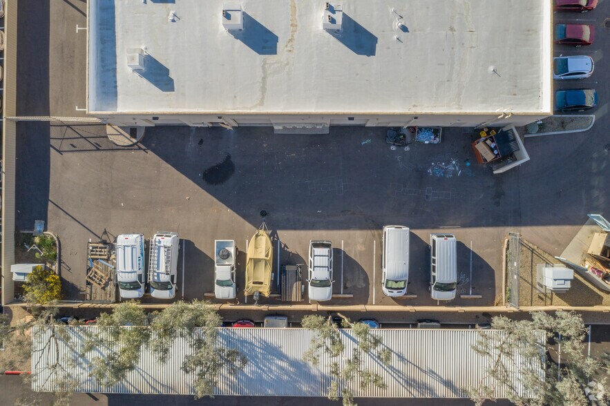 More Photos Of 206 W Julie Dr, Tempe Warehouse For Lease