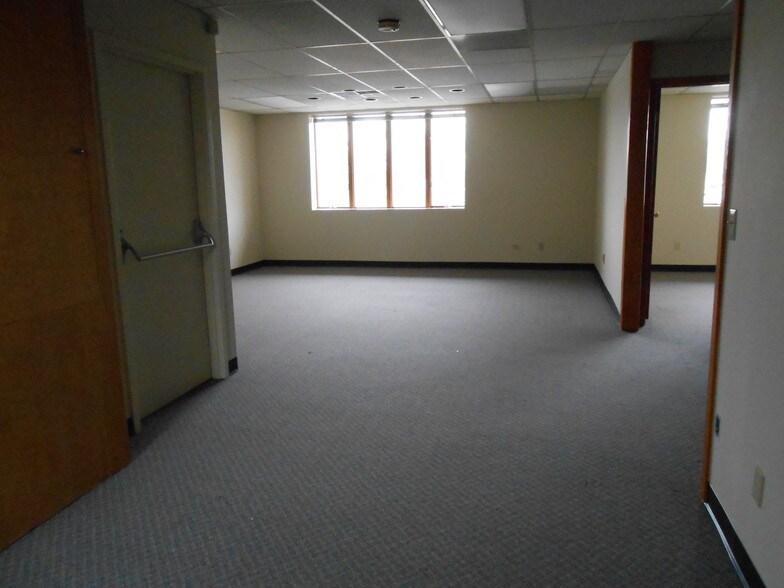 More Photos Of 55 S Progress Ave, Harrisburg Office For Sale