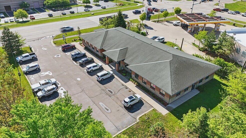 More Photos Of 2545 N Opdyke Rd, Auburn Hills Medical For Sale
