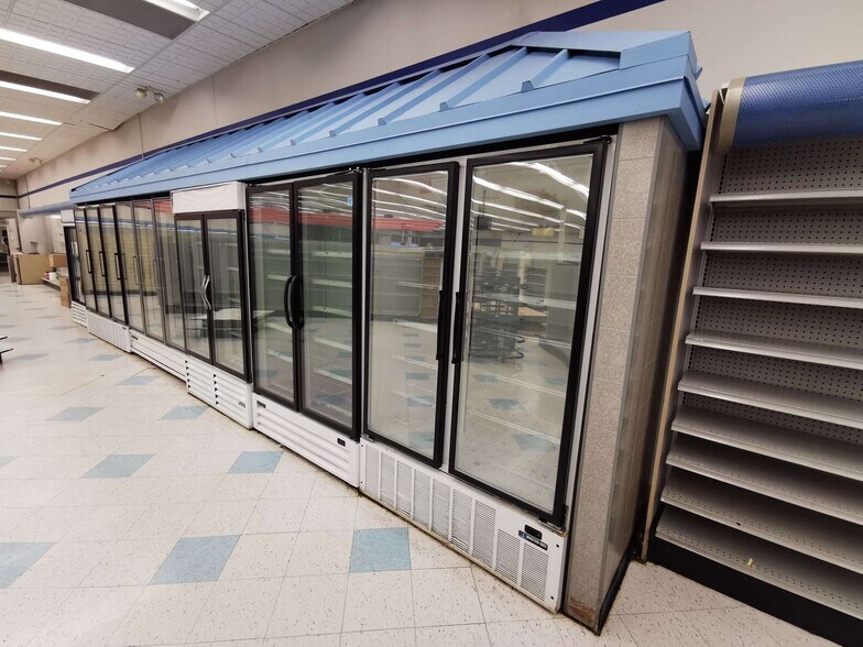 More Photos Of 1709 Liberty St, Erie Drugstore For Lease