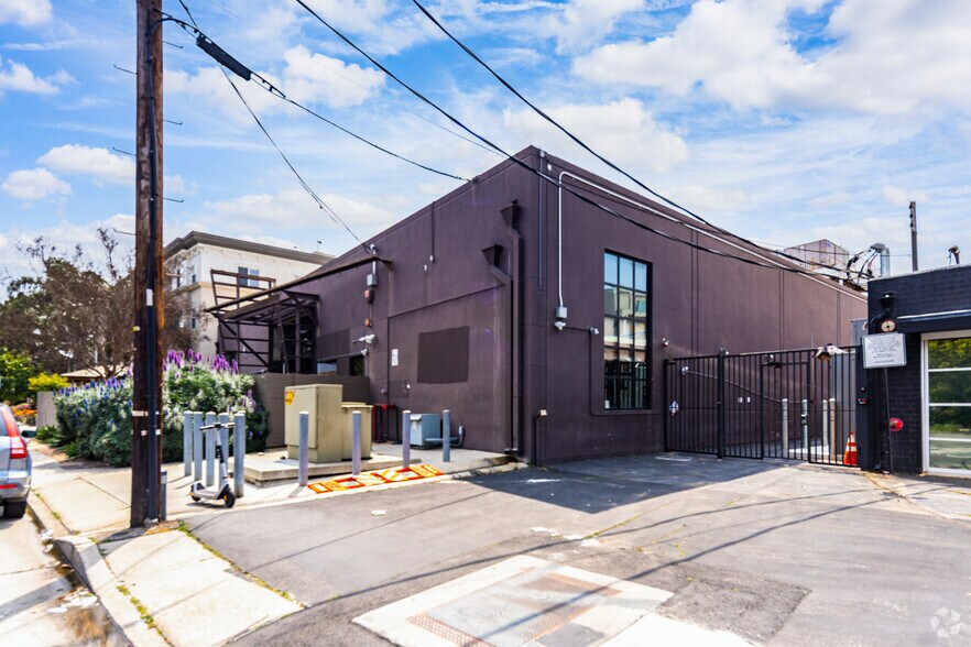 Primary Photo Of 13335 Maxella Ave, Marina Del Rey Loft Creative Space For Lease
