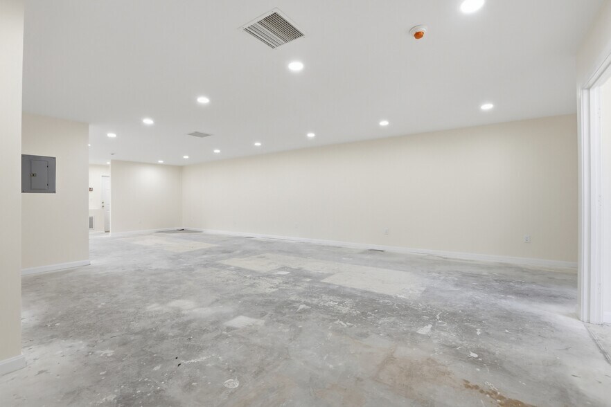 More Photos Of 270 Littleton Rd, Westford Office For Lease