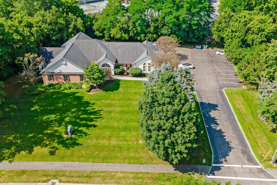 More Photos Of 55 Sullys Trl, Pittsford Office For Lease