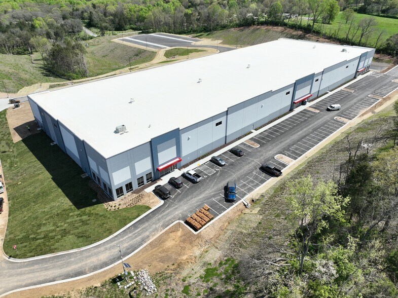 More Photos Of 900 Airpark Commerce Dr, Nashville Unknown For Lease