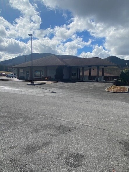 More Photos Of 2700 S Roan St, Johnson City Office For Sale