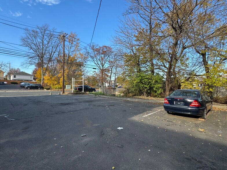 More Photos Of 1314 E Elizabeth Ave, Linden Light Distribution For Sale
