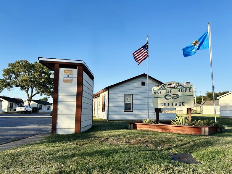 More Photos Of 2011 NW Hoover Ave, Lawton Apartments For Sale