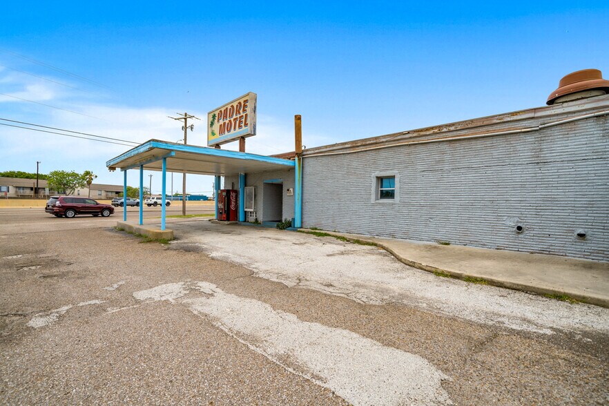 More Photos Of 9401 S Padre Island Dr, Corpus Christi Hotel For Sale