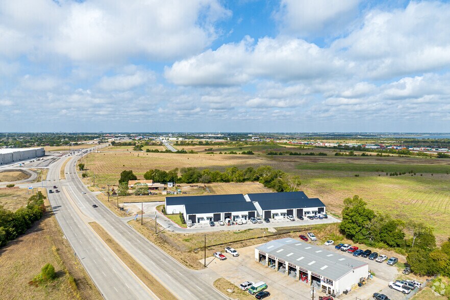 More Photos Of 3332 State Hwy 78, Wylie Light Distribution For Lease