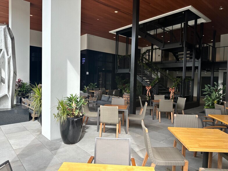 More Photos Of 111 10th St S, Naples Office For Sale