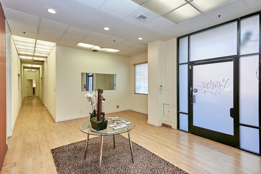 More Photos Of 164 W Jefferson Blvd, Los Angeles Warehouse For Sale