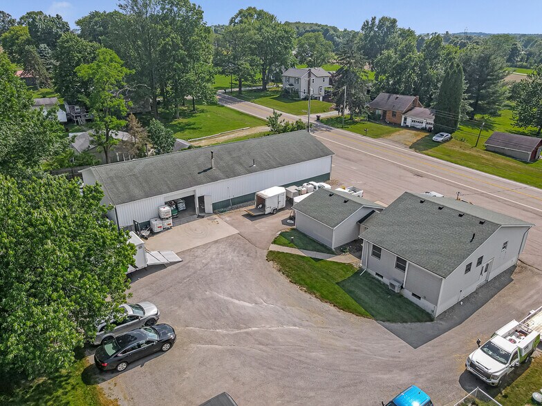 More Photos Of 13390 Ravenna Ave NE, Hartville Flex For Sale