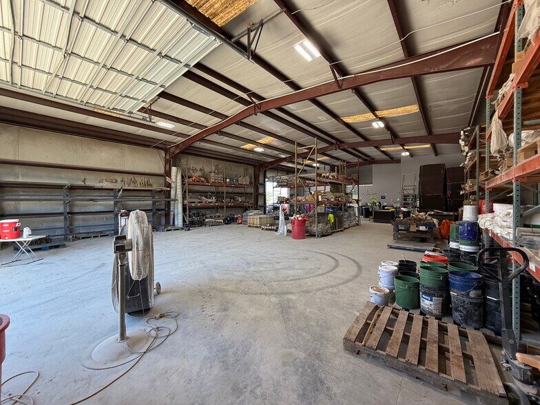 More Photos Of 7377 Peppermill Ln, North Charleston Warehouse For Lease