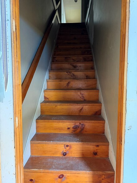 More Photos Of 484 Route 302, West Van Lear Specialty For Sale