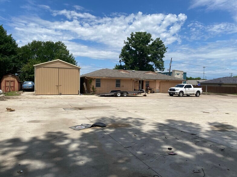 More Photos Of 6716 K Ave, Plano Office For Sale