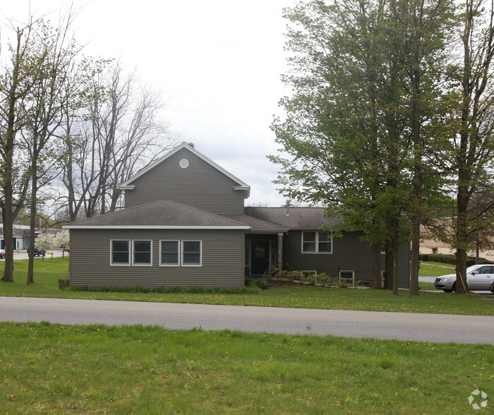 More Photos Of 551 E Genesee St, Fayetteville Office For Sale