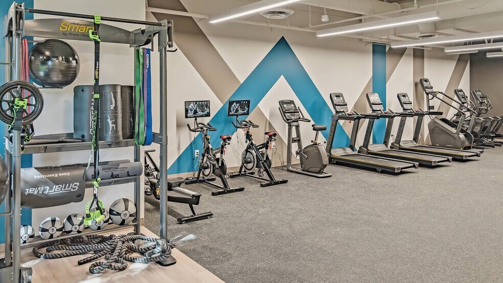 More Photos Of 9601 Amberglen Blvd, Austin Office For Lease