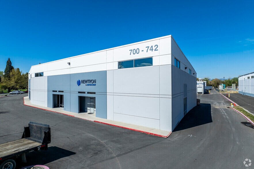 Primary Photo Of 700-742 Spice Islands Dr, Sparks Warehouse For Lease
