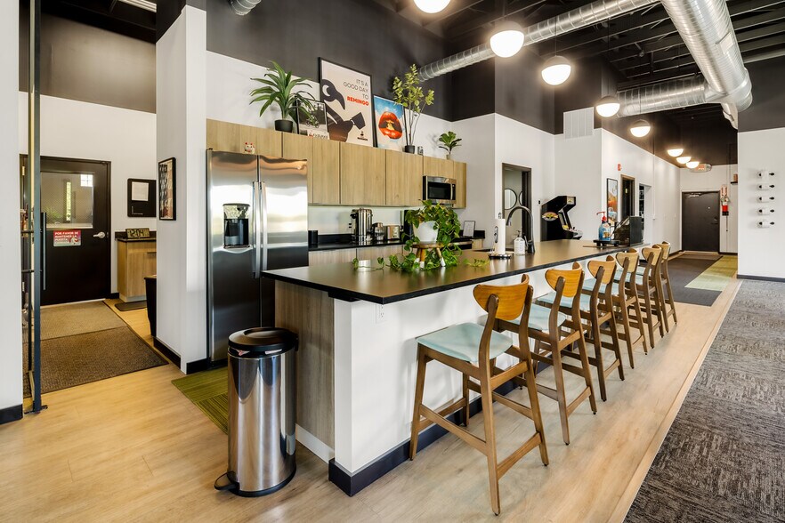 More Photos Of 2192 W College Ave, Englewood Warehouse For Sale