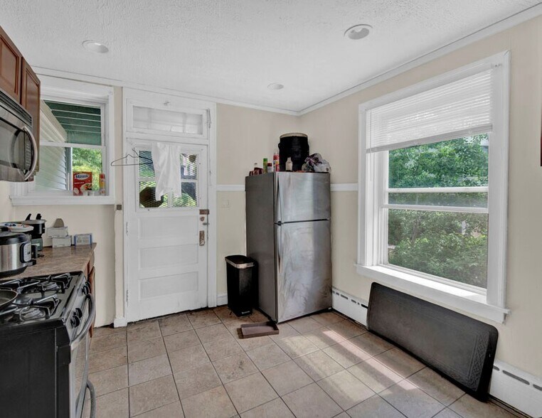 More Photos Of 1103 Simpson St, Evanston Apartments For Sale