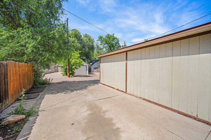 More Photos Of 126 W Cheyenne Rd, Colorado Springs Apartments For Sale