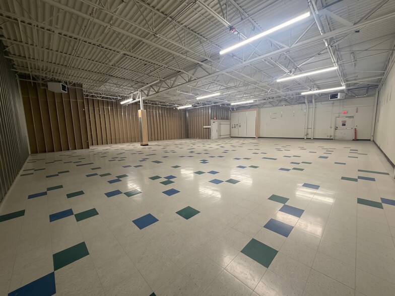 More Photos Of 1261 N Azusa Ave, Covina Storefront For Lease