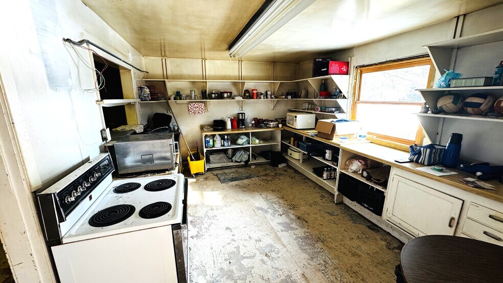 More Photos Of N11050 County Road A, Tomahawk Bar For Sale