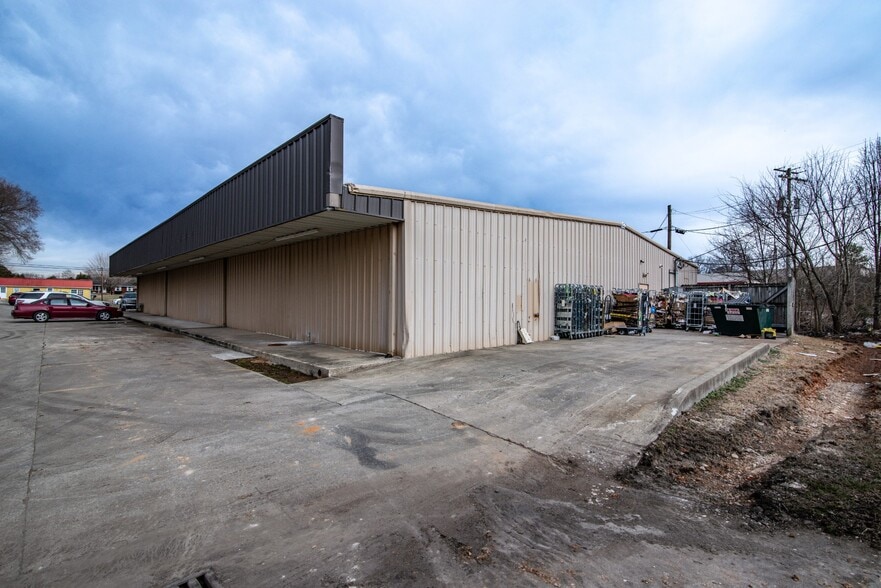More Photos Of 1215 Main St, Munfordville Freestanding For Sale