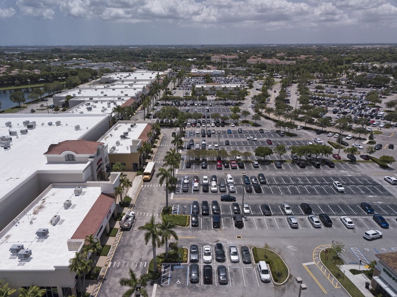 More Photos Of 15801-15999 Pines Blvd, Pembroke Pines Unknown For Lease