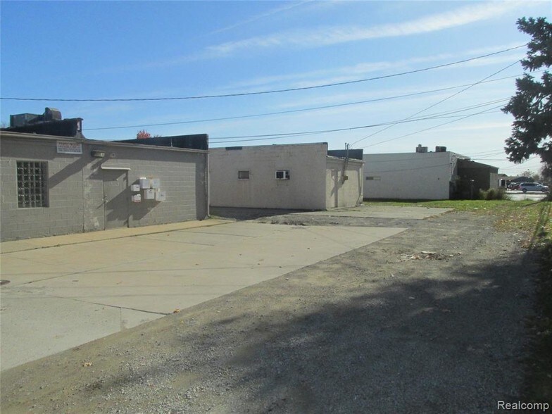 More Photos Of 29111 Harper Ave, Saint Clair Shores Office For Lease