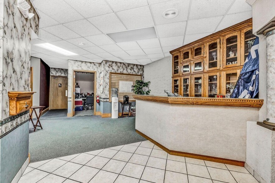More Photos Of 5629 Bridgetown Rd, Cincinnati Flex For Sale