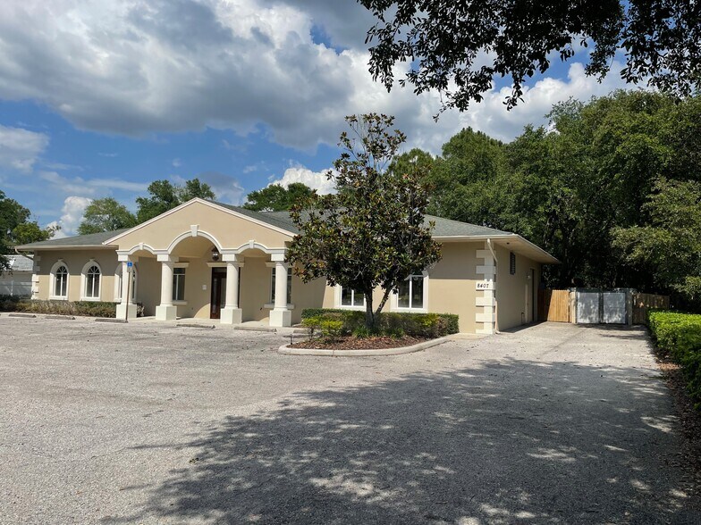 More Photos Of 8407 Pinehurst Dr, Tampa Office For Lease