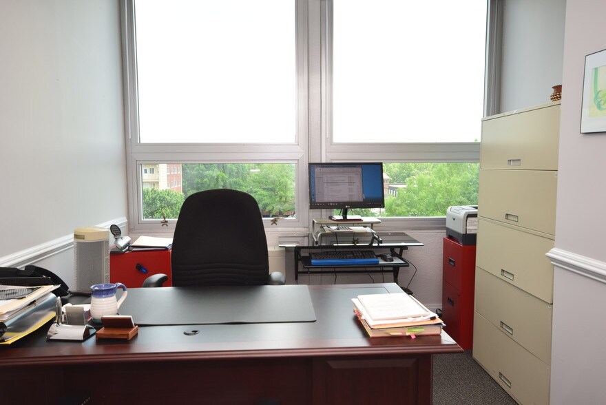 More Photos Of 200 Little Falls St, Falls Church Office For Lease