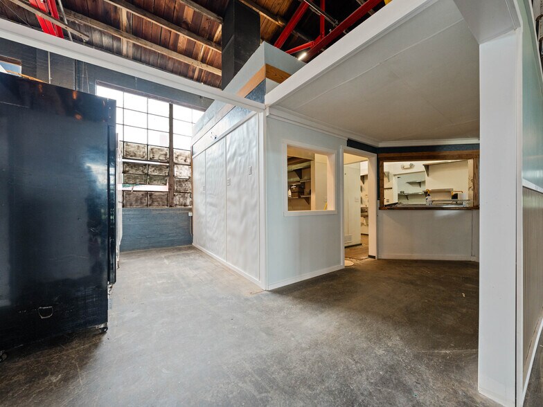 More Photos Of 339 Park St, Canton Restaurant For Sale
