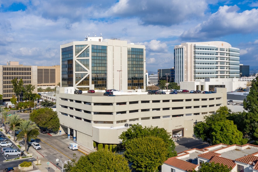 More Photos Of 600 W Santa Ana Blvd, Santa Ana Office For Lease