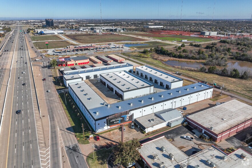 More Photos Of 7700 Broadway Ext, Oklahoma City Light Distribution For Sale